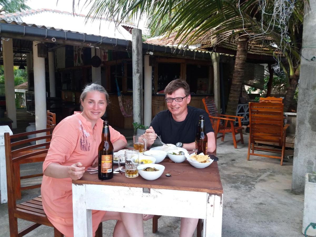 Gems Garden Guest House Тангалла Экстерьер фото