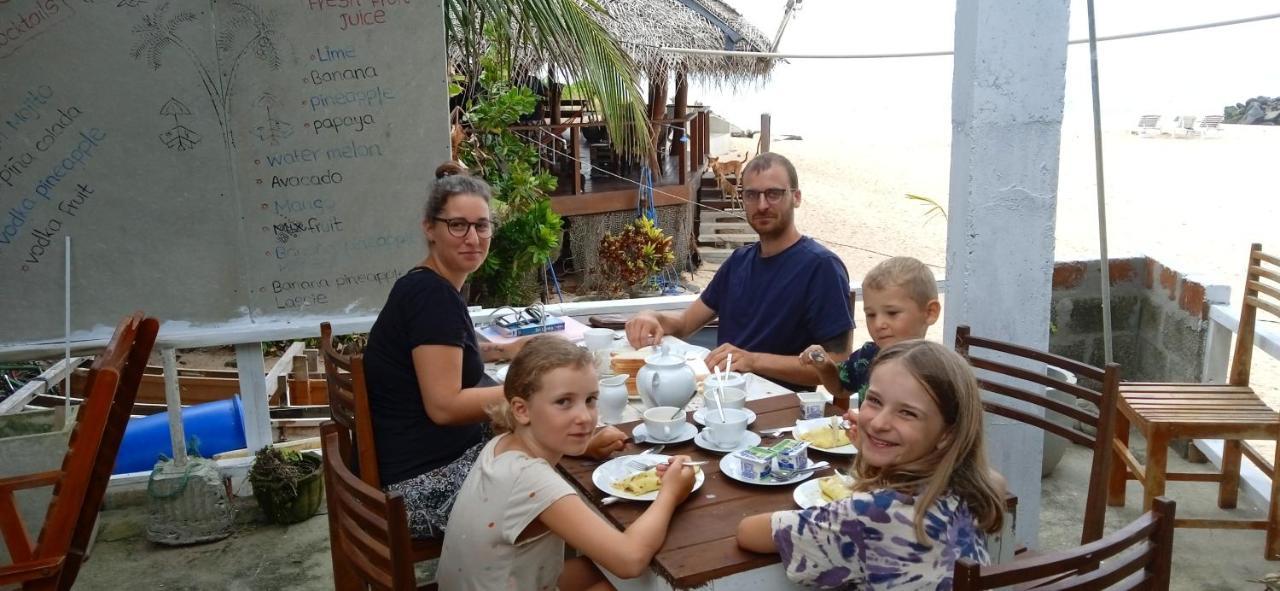Gems Garden Guest House Тангалла Экстерьер фото