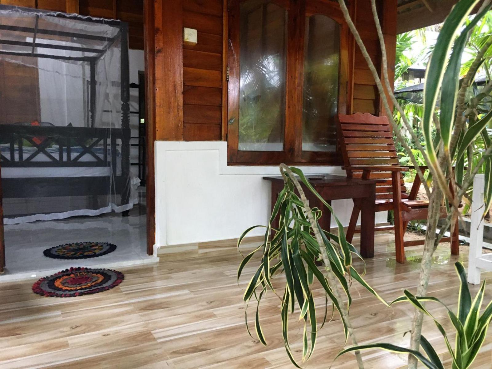 Gems Garden Guest House Тангалла Экстерьер фото