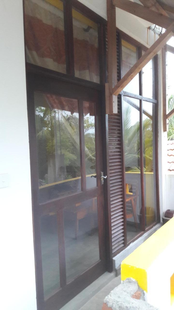 Gems Garden Guest House Тангалла Экстерьер фото
